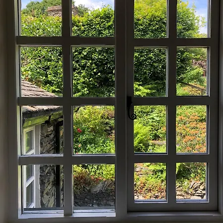 Ashdene With Secure 'sun Trap' Garden Feriehus Kendal