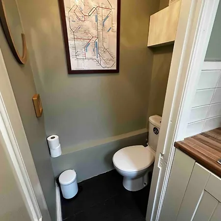 Ashdene With Secure 'sun Trap' Garden *