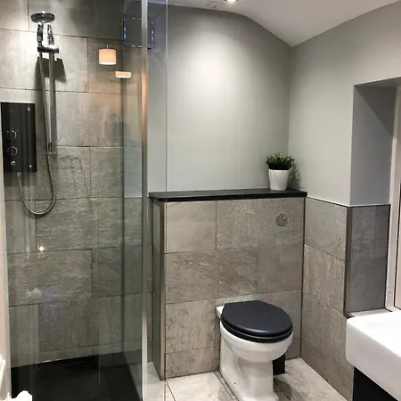 Ashdene With Secure 'sun Trap' Garden Ferienhaus