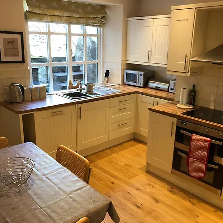 Ashdene With Secure 'sun Trap' Garden 度假居 *