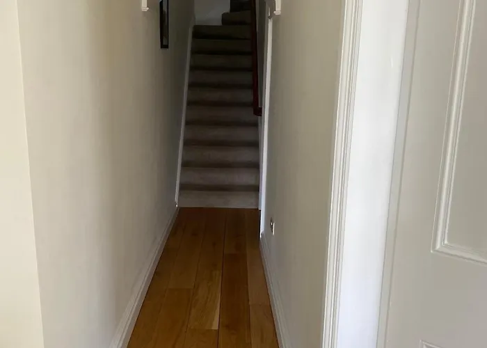 Ashdene With Secure 'sun Trap' Garden *