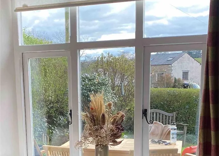 Ashdene With Secure 'sun Trap' Garden